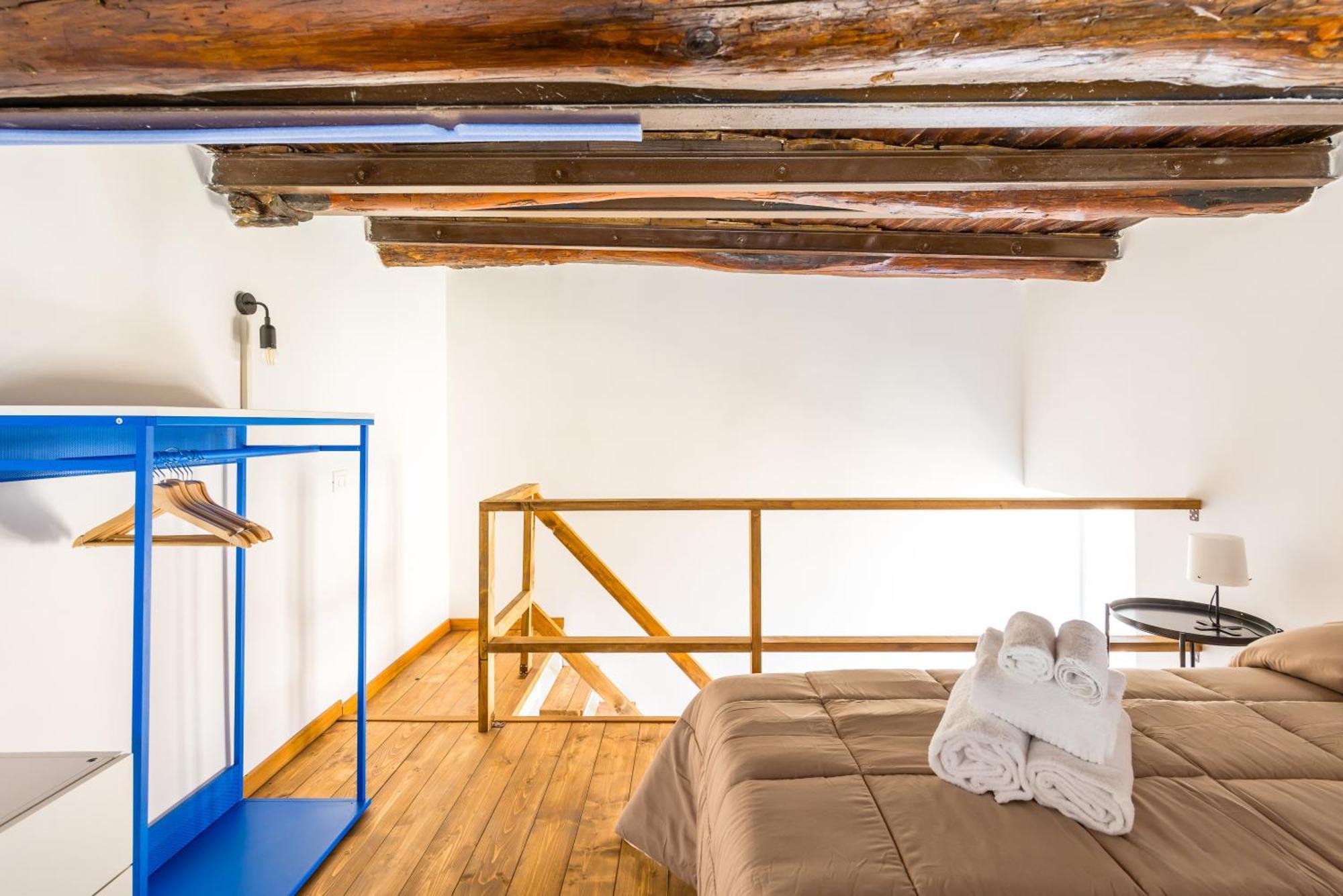 Carrozzieri Nest At Historical Center Apartment Naples Luaran gambar