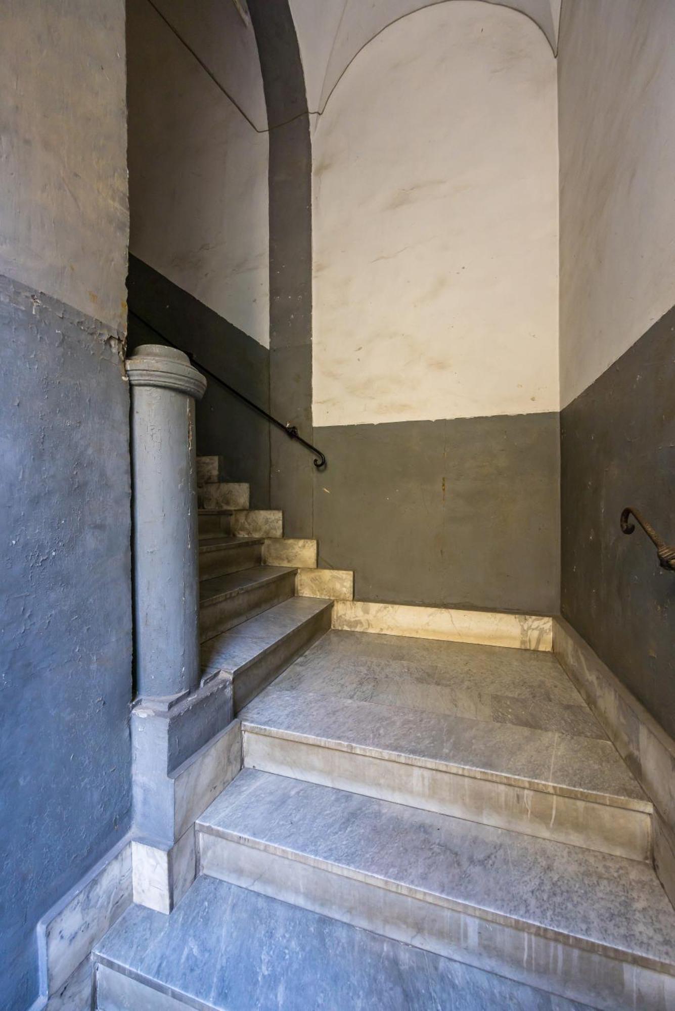 Carrozzieri Nest At Historical Center Apartment Naples Luaran gambar