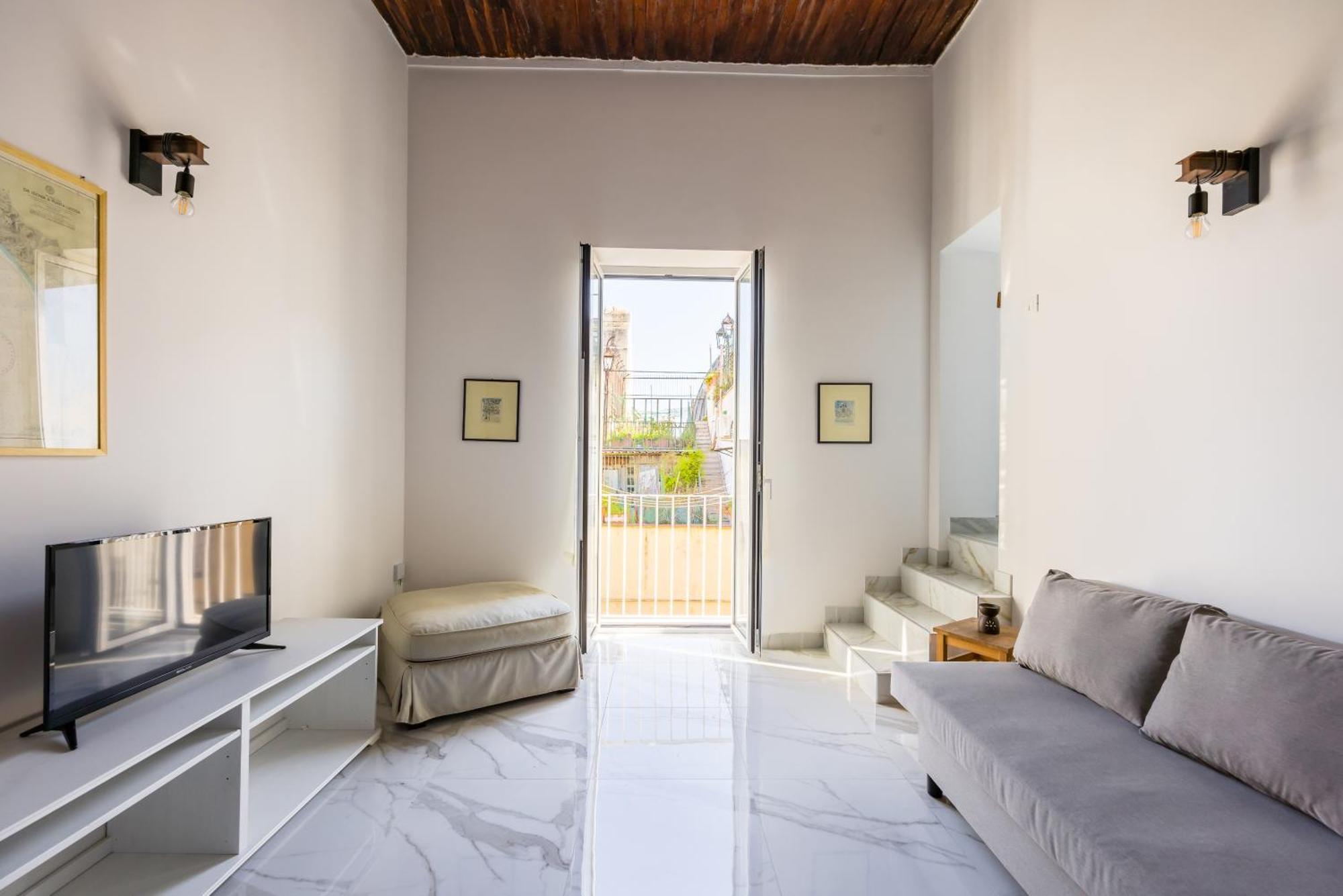 Carrozzieri Nest At Historical Center Apartment Naples Luaran gambar
