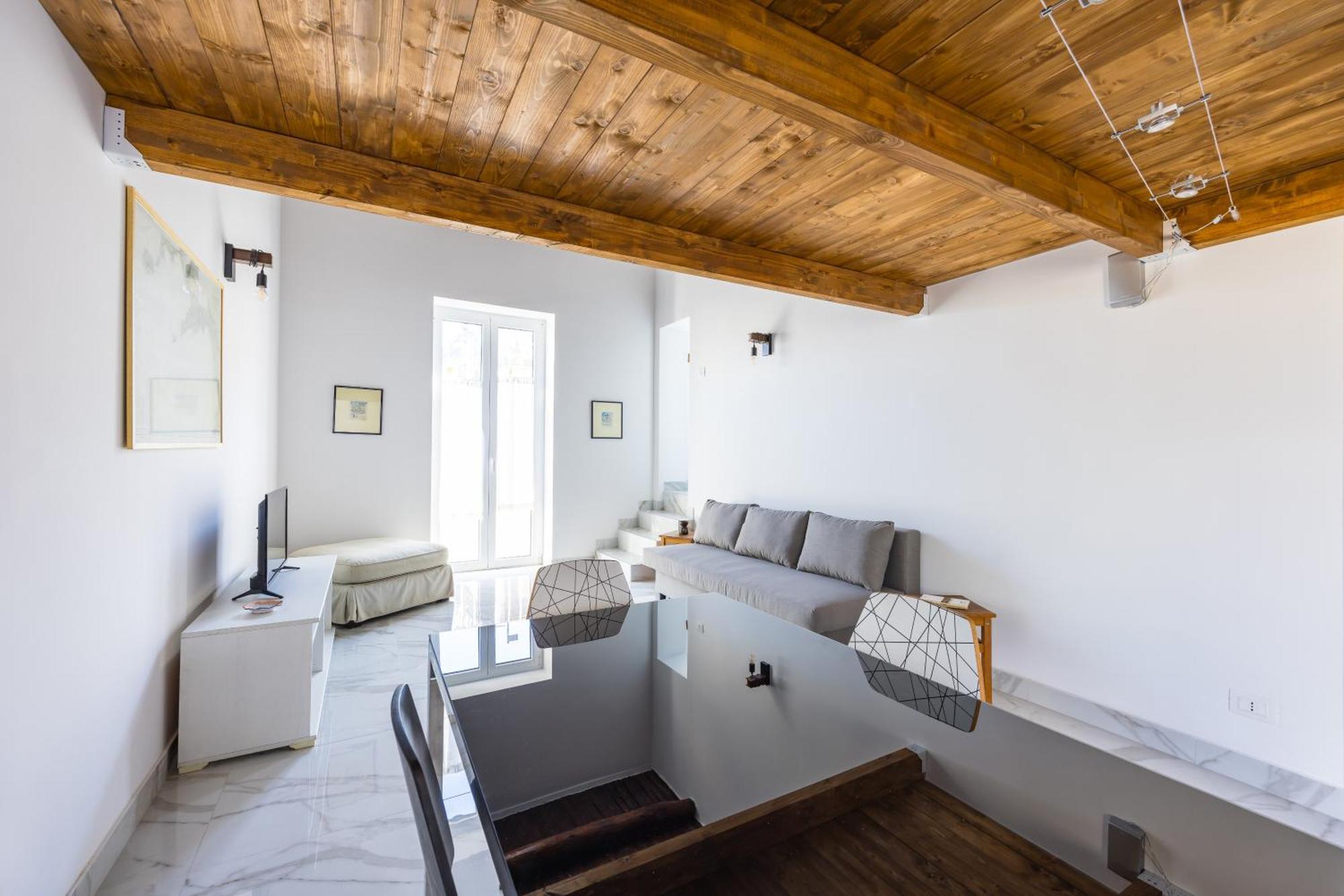 Carrozzieri Nest At Historical Center Apartment Naples Luaran gambar